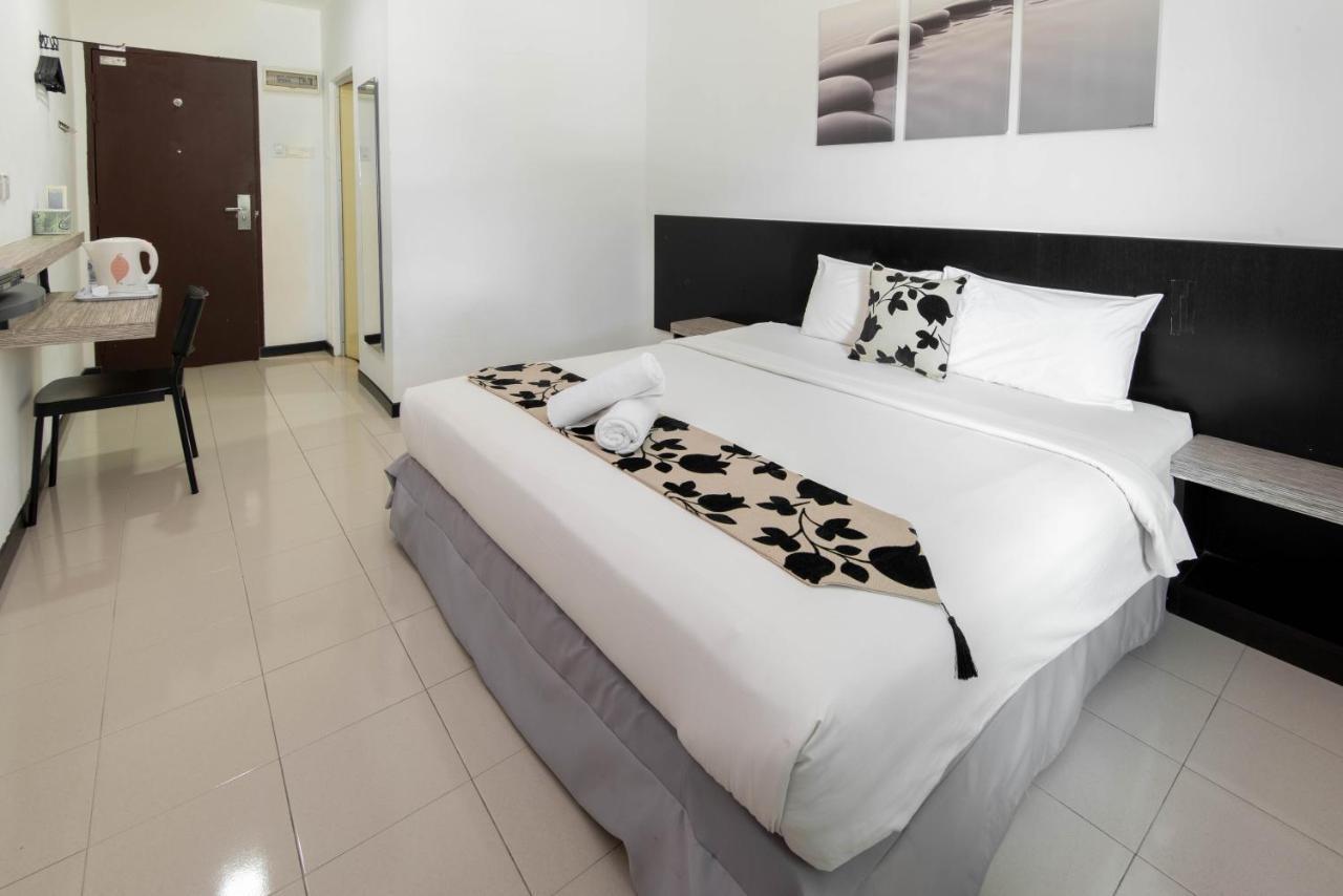 Riverra Inn Langkawi Kuah Esterno foto